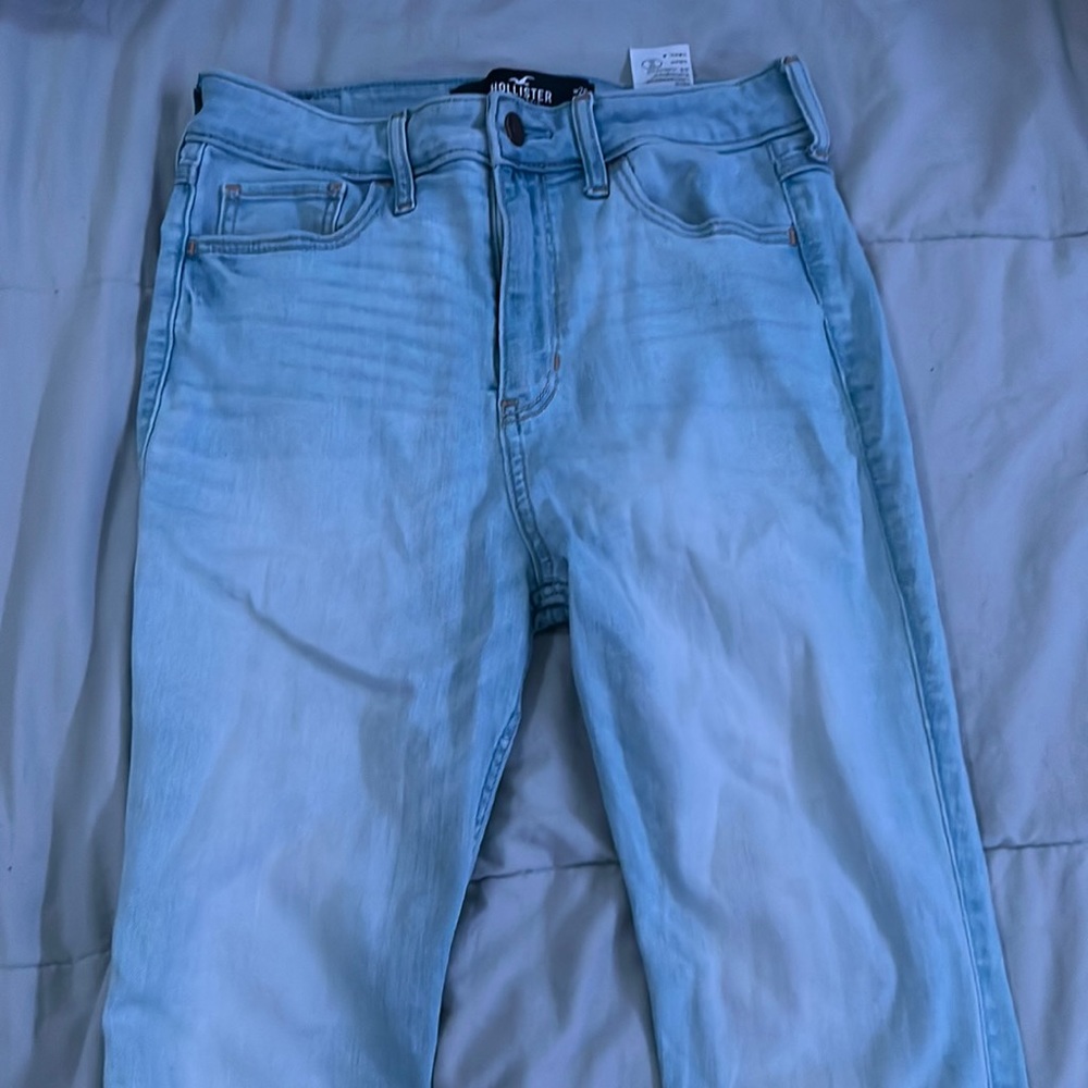 Used high rise Hollister jeans Size 3R W26L30